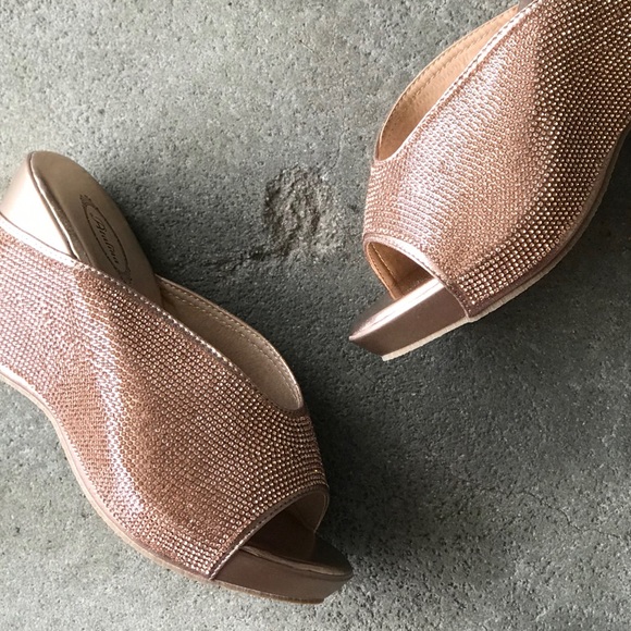 Size 11 Champagne Rhinestone Platform Wedge Sandal - Picture 4 of 8